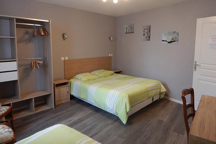 Chambres à partir de 56 € à l'hôtel Le Lion d'Or à Ouroux en Morvan