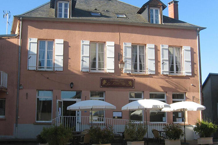 L'hôtel restaurant Le Lion d'Or 2 étoiles à l'ambiance familiale et chaleureuse