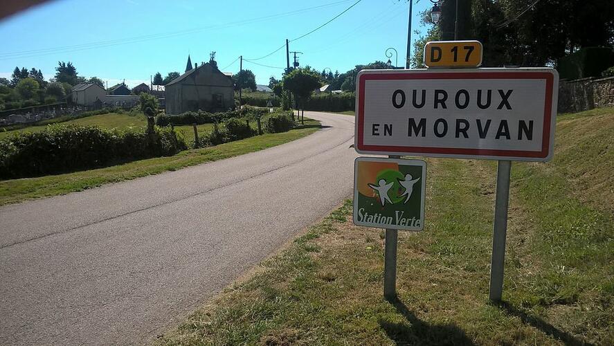 L'hôtel le Lion à Ouroux en Morvan, un village typique de la région